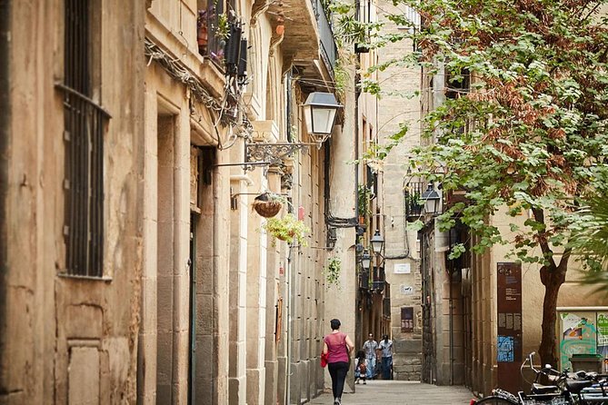 Jewish Quarter of Barcelona Private Tour with Hotel Pick-up - Private Jewish Quarter Tour with hotel pickup: what you’re really buying