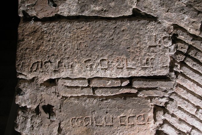 Jewish Quarter of Barcelona Private Tour with Hotel Pick-up - Plaça del Rei and the Roman city wall: old layers, visible seams