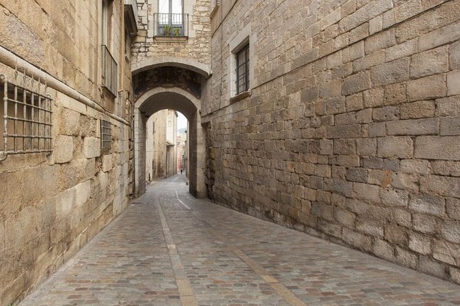 Jewish Quarter of Barcelona Private Tour with Hotel Pick-up - MUHBA - El Call: the district that keeps working even after the tour