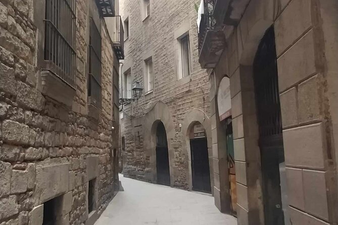 Jewish tour by Jewish Guide in Barcelona - Major Synagogue stop: what the museum adds (and what costs extra)