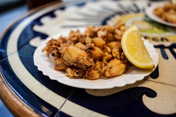 La Barceloneta Tapas & Wine & Drinks Tour in Barcelona - A 3-hour Barcelona tapas night that starts near Joan de Borbó