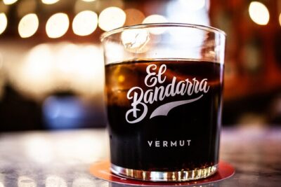 La Barceloneta Tapas & Wine & Drinks Tour in Barcelona - Stop 1 in La Barceloneta: narrow lanes before the first bite