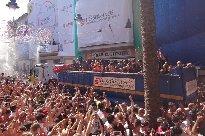 La Tomatina Day Trip from Barcelona with Ticket & Party Access - La Tomatina: ticketed access and how to prepare for the mess