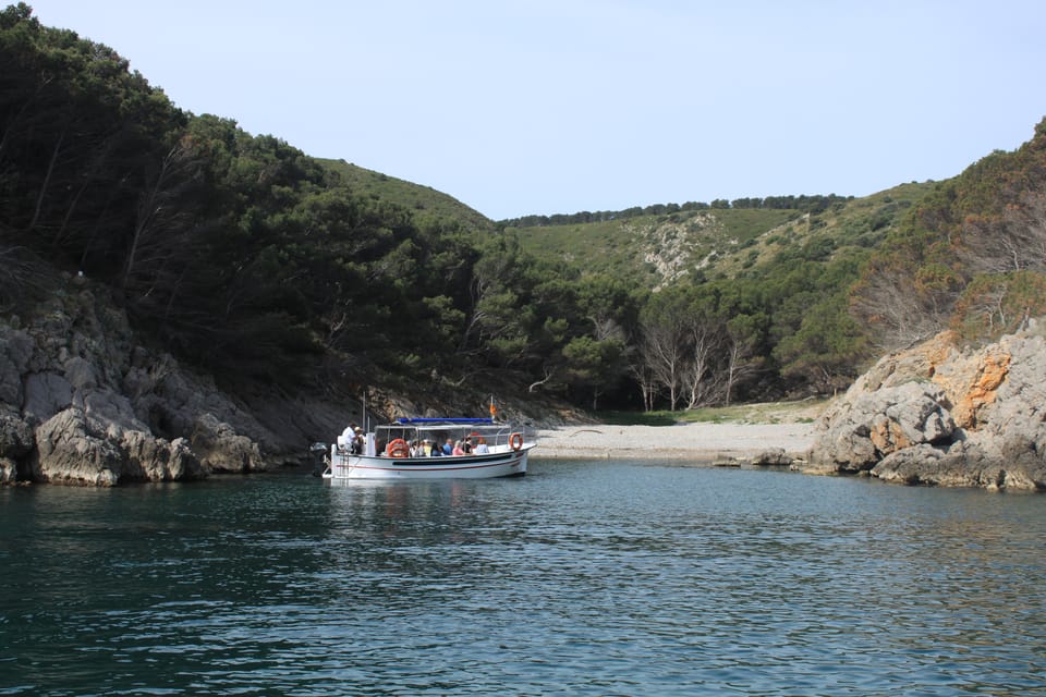 L'Estartit: Boat Trip to the Medes Islands and the NP Caves - Montgrí Natural Park Stops: Photo Stops, Walk Time, and Scenic Viewing