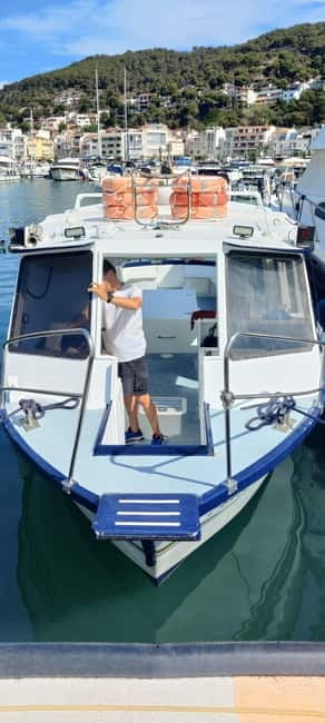 L'Estartit: Costa Brava Boat Trip to Les Illes Medes - The Cala Pedrosa swim stop: where the trip turns hands-on