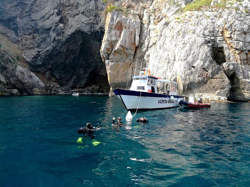 L'Estartit: Dive and Snorkeling in Montgrí Natural Park - The boat ride to Medes Islands: why “getting there” is part of the value