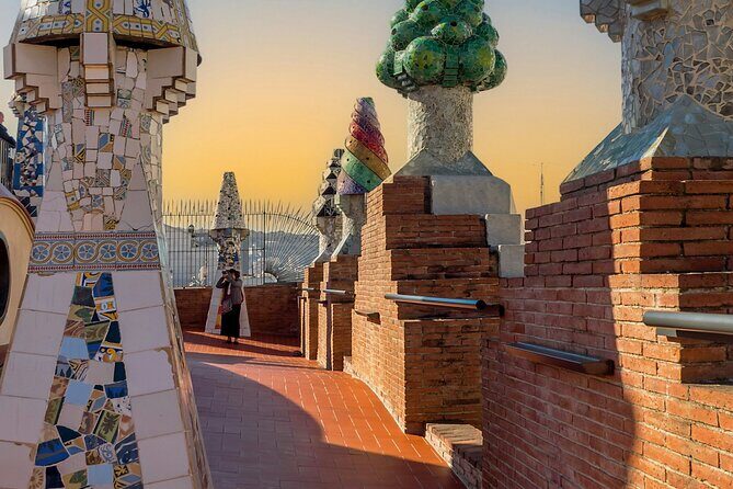 Life of Gaudi and Architectural | Walking Tour | 2h - Guides can make this tour: Connie, Rosie, and Laszlo in real life