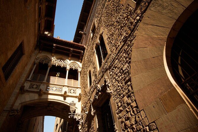 Love in the Gothic Quarter Barcelona: Self-Guided Romantic Walk - Where you start and how you’ll actually move through the game
