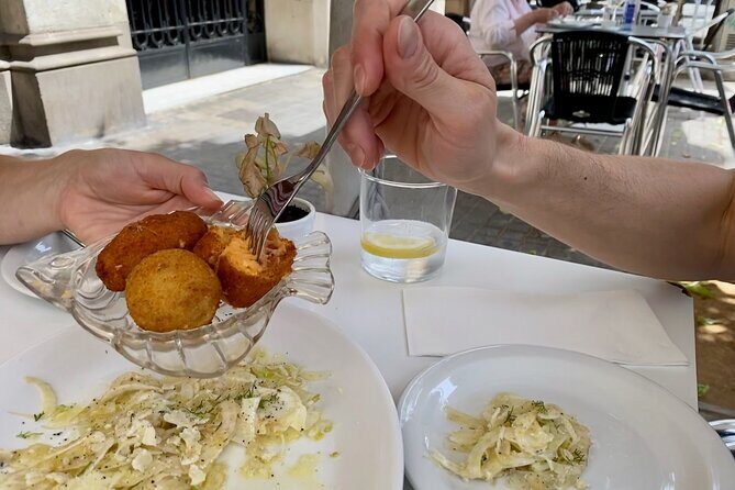 Lunchtime Tapas Tour in the Eixample with The Barcelona Taste - Guide storytelling: what you’ll hear while you eat