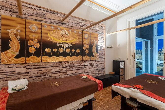 Massage of your choice for a couple of 60 min in the same room at THAI SPA MASSAGE - Price in Barcelona: What $181.02 Per Person Buys You
