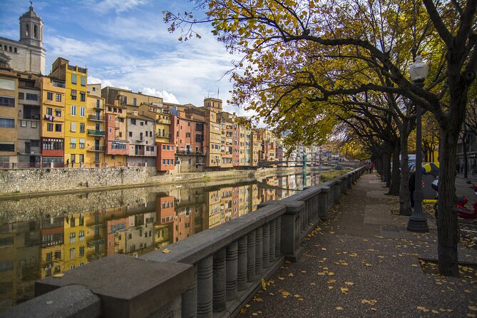 Medieval Castles and Girona Exclusive trip with Catalan Lunch - Hostalric on the way: a quick medieval context hit