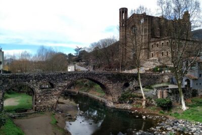 Medieval Villages & La Garrotxa Volcanic Zone Hiking. Small Group Tour - Santa Margarida crater and the Croscat volcano cone
