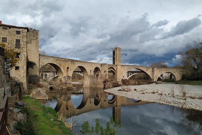 Medieval Villages & La Garrotxa Volcanic Zone Hiking. Small Group Tour - After the hike: restaurant time and how to plan lunch