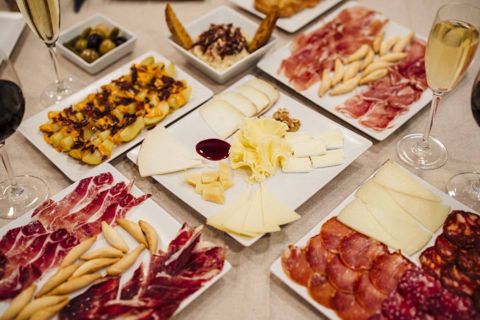 Menu Gourmet - Jamón, Cheese & Wine near Sagrada Familia - Timing and Expectations: What Happens in the 1-Hour Window
