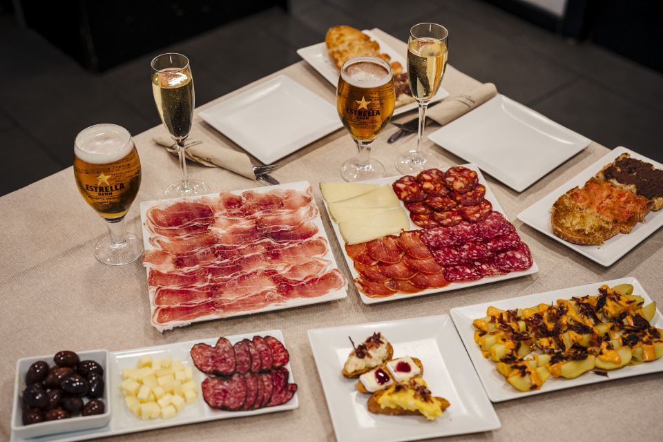 Menu Ibérico - Jamón & Cava near Sagrada Familia - What the ham cutting really changes for you