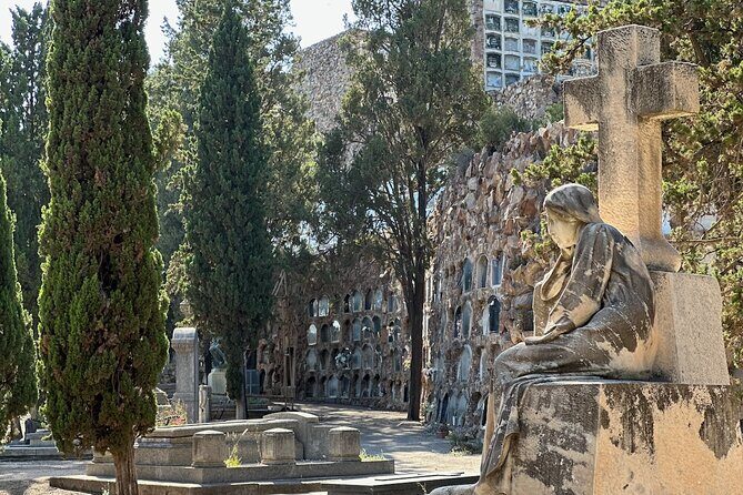 Montjuïc Cemetery Walking Tour – Hidden Art, History & Views - What to bring (and what to skip)