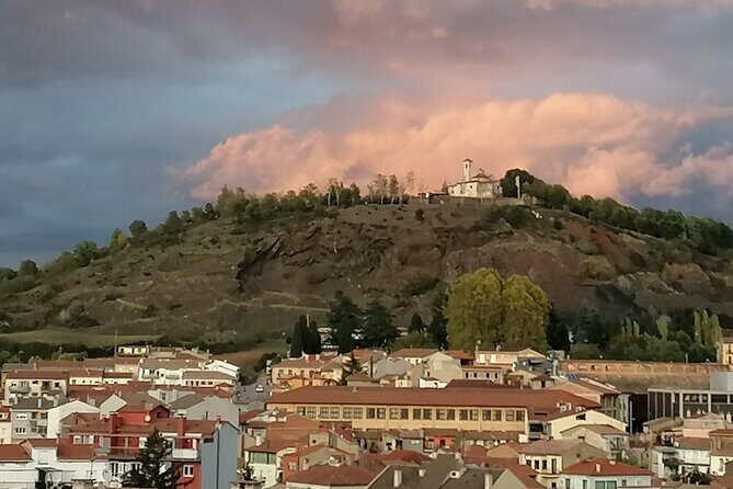 Montsacopa: An audio tour in the Volcano in the Centre of the City - Key points to know before you go