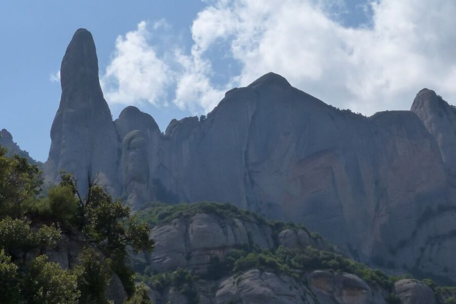 Montserrat: 6-Hour Tour with a Choice of 3 Levels of Hiking - The Guides Make the Difference: What You’re Really Paying For