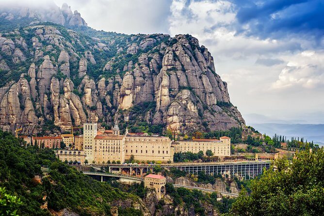 Montserrat Monastery and Sagrada Familia Tour with Liquor Tasting - Who Should Book This Montserrat and Sagrada Familia Combo