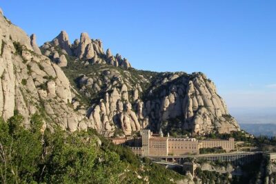 Montserrat Mountain, Wine Tasting & Tapas Lunch - Pares Balta: guided wine tasting that comes with lunch-time fuel