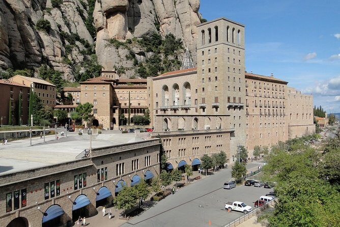 Montserrat Private Tour by Train from Barcelona - Train to Montserrat: the scenery + the easy win