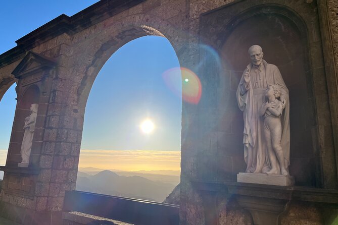 Montserrat very early : Hiking, Abbey, very small group - Guided hike in Montserrat: the workout math (7.2 km, 365 m up)