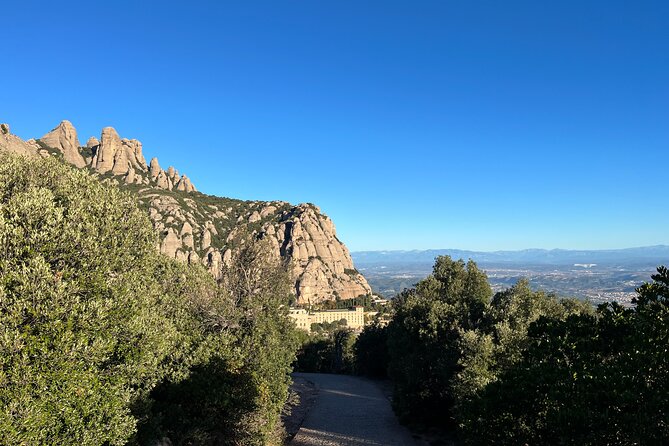 Montserrat very early : Hiking, Abbey, very small group - Lunch timing: how to plan your afternoon back in Barcelona