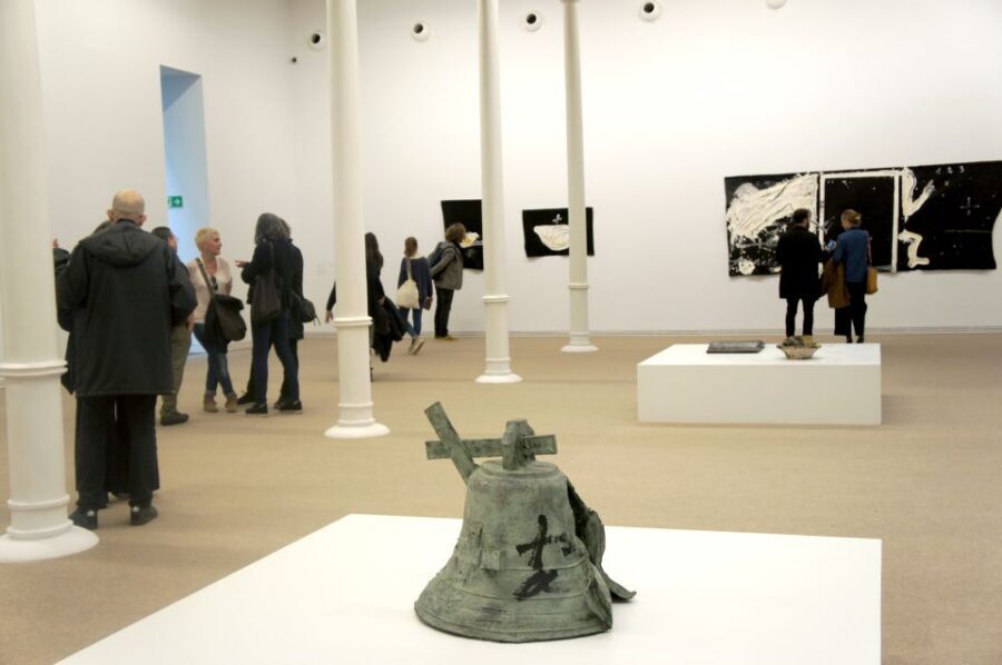 Museu Tàpies Barcelona – Ticket & Art Exhibitions - How to structure your visit: permanent first, then choose your temporary focus