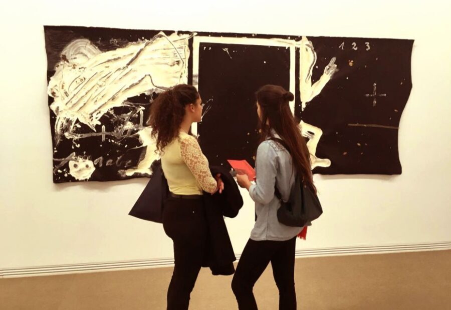 Museu Tàpies Barcelona – Ticket & Art Exhibitions - Meeting at Carrer d’Aragó and reading the building like a work of art