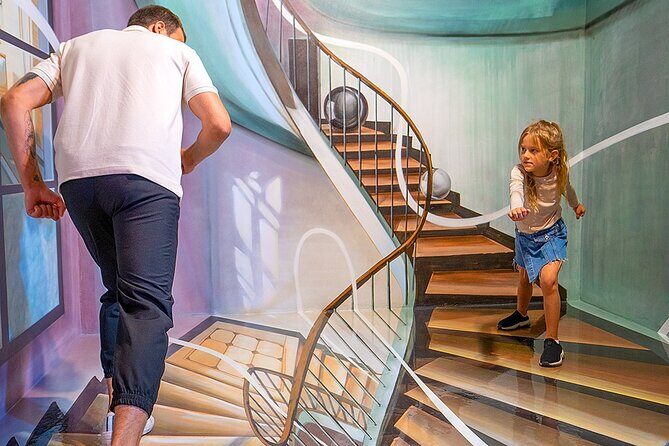 Museum of Illusions Guided Tour - Who Should Book This Guided Museum of Illusions?