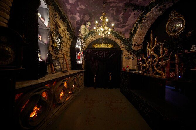 Nightmare Horror Museum Barcelona Interactive Experience - Making the darkness and scare moments feel fun (not scary in a bad way)