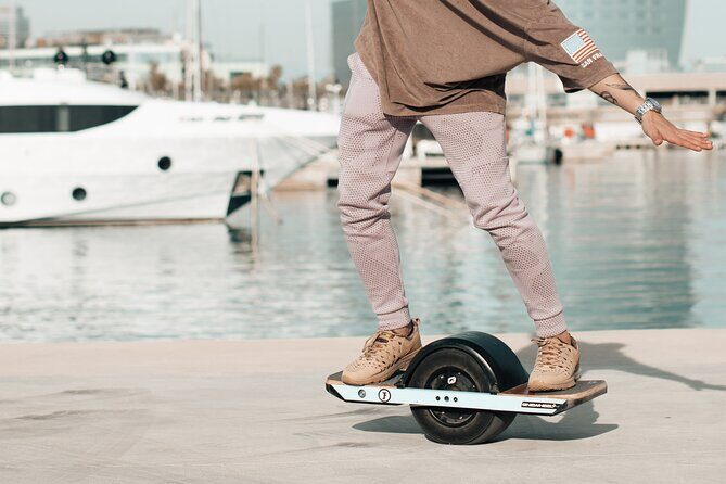 ONEWHEEL Experience Barcelona - Where You Start: Moll de Mestral and the Feel of the Setup