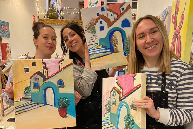 Paint & Wine Workshop in an Art Studio in Barcelona - Arte Bar in Eixample: the studio location and what to expect