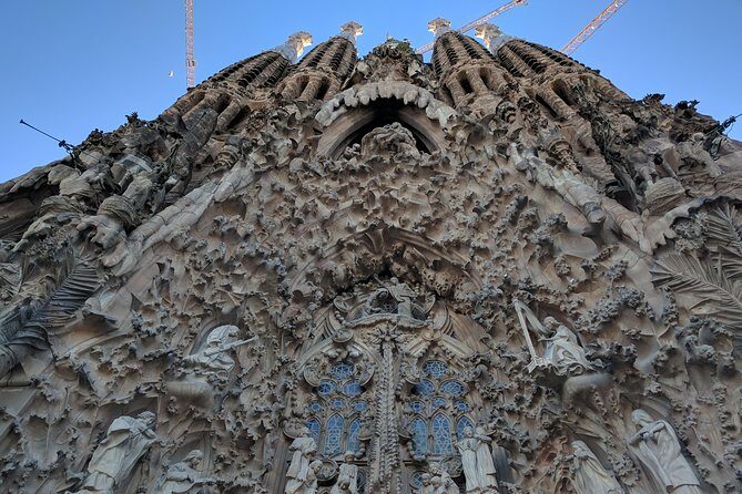 Park Guell and Sagrada Familia, Gaudí's Masterpieces Private Tour - Skip-the-Line Tickets: What You Should Expect in Real Life