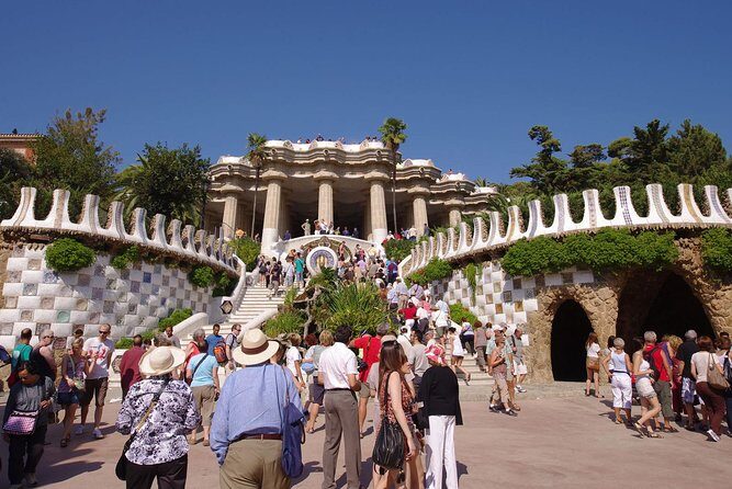 Park Guell Guided Private Tour - Guide quality: English-focused, with reports of English and Spanish flexibility