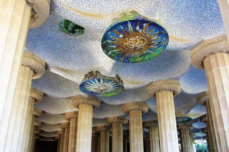 Park Güell: Guided Tour with Optional Gaudí Experience Entry - Why the guide can make or break your Park Güell visit