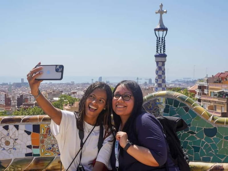 Park Güell: Guided Tour with Optional Gaudí Experience Entry - Price and value: what $35 really covers