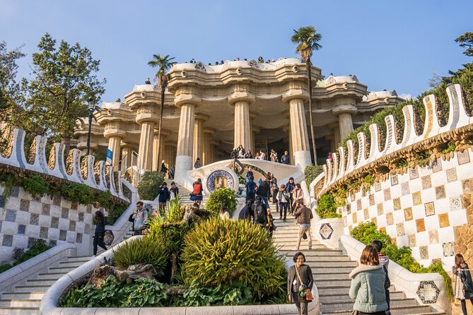 Park Guell Guided Tour with Skip-the-Line Ticket - Park Güell in One Hour: what the guided-and-free-time format really does