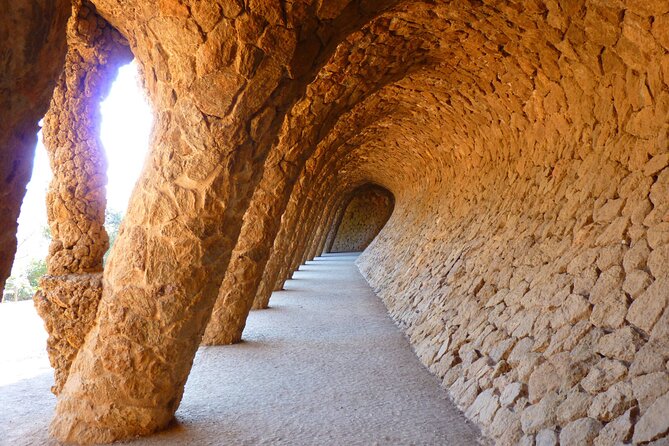 Park Guell Guided Tour with Skip-the-Line Ticket - Guide languages and personalities: English-led options and a small-group vibe