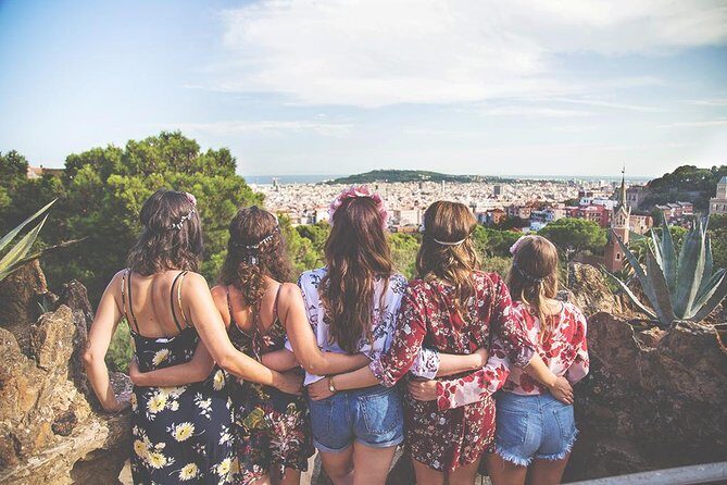Park Guell Private Photoshoot with Skip the Line Ticket - Inside Park Güell: What You’ll See While the Camera Works