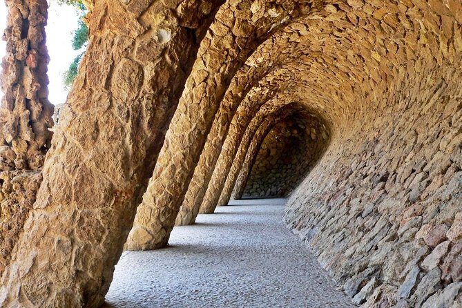 Park Güell with Skip the line tickets and Hotel Pickup - Small group size: the difference between seeing and understanding