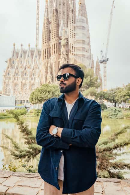 PHOTOSHOOT Sagrada Familia (find me version) - Should You Book This Sagrada Familia Photo Mini Session?