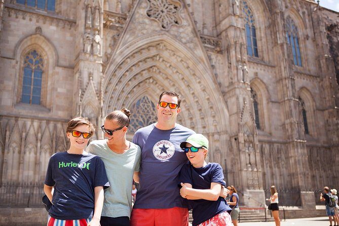Photoshoot tour in Barcelona Secret Corners - El Born / La Ribera: the old-neighborhood walk that makes photos feel real