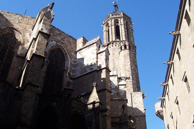 Picasso Museum & Private Walking Tour of Born or Gothic Quarter - Gothic Quarter and El Born: where the streets do the storytelling