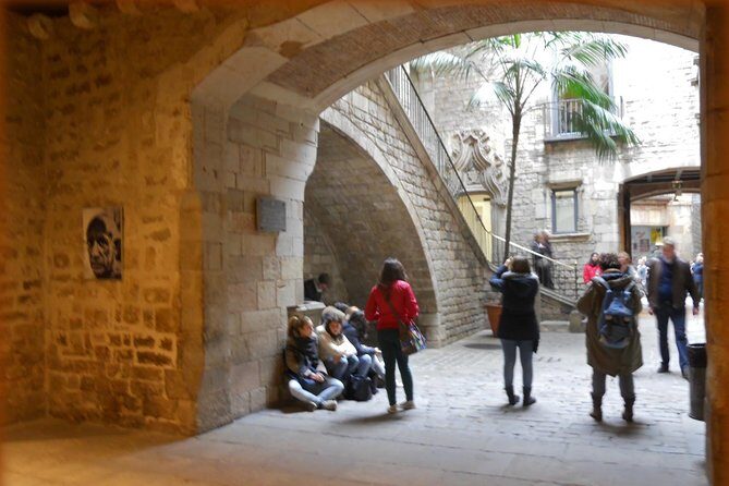 Picasso’s Footsteps: Private Tour & Museum - The Picasso Museum hour: where skip-the-line time pays off
