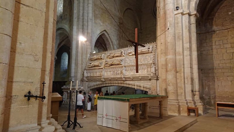 Poblet Monastery Tour - Should you book this Poblet Monastery tour?