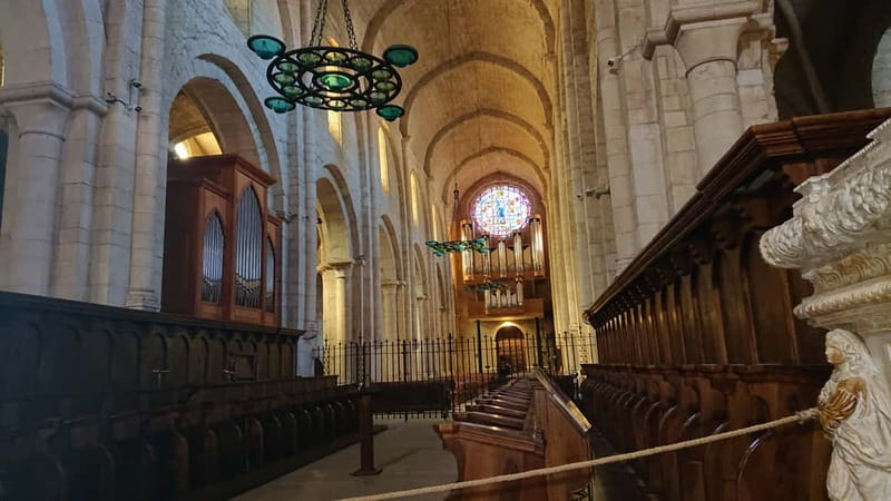 Poblet Monastery Tour - King Jaime I’s tomb: what to focus on during your walk