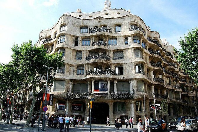 Private 4h Tour Of Camp Nou And Most Emblematic Sites Of Barcelona with pick up - A soccer-stadium day with city highlights built in