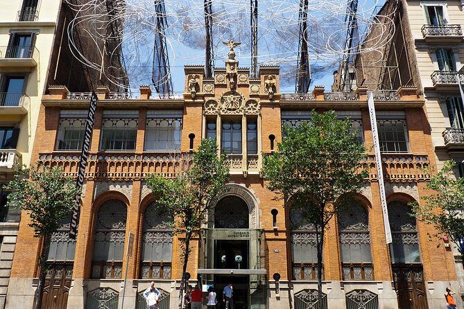 Private 4h Tour Of Camp Nou And Most Emblematic Sites Of Barcelona with pick up - The 4-hour flow: what the schedule feels like