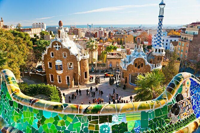 Private Barcelona and Park Güell Tour with hotel Pick-up - Key moments to know before you go
